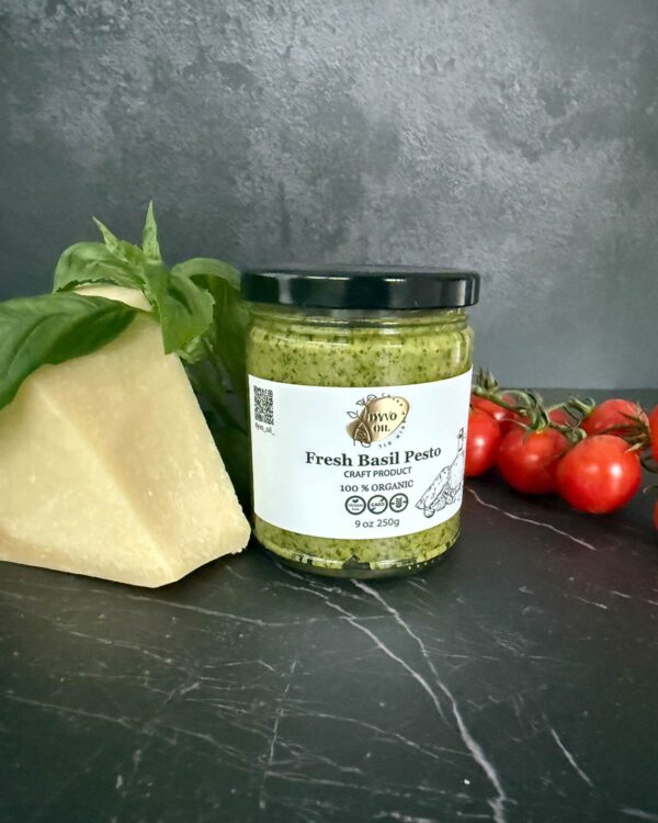 Raw Pesto in Cold-Pressed Oil